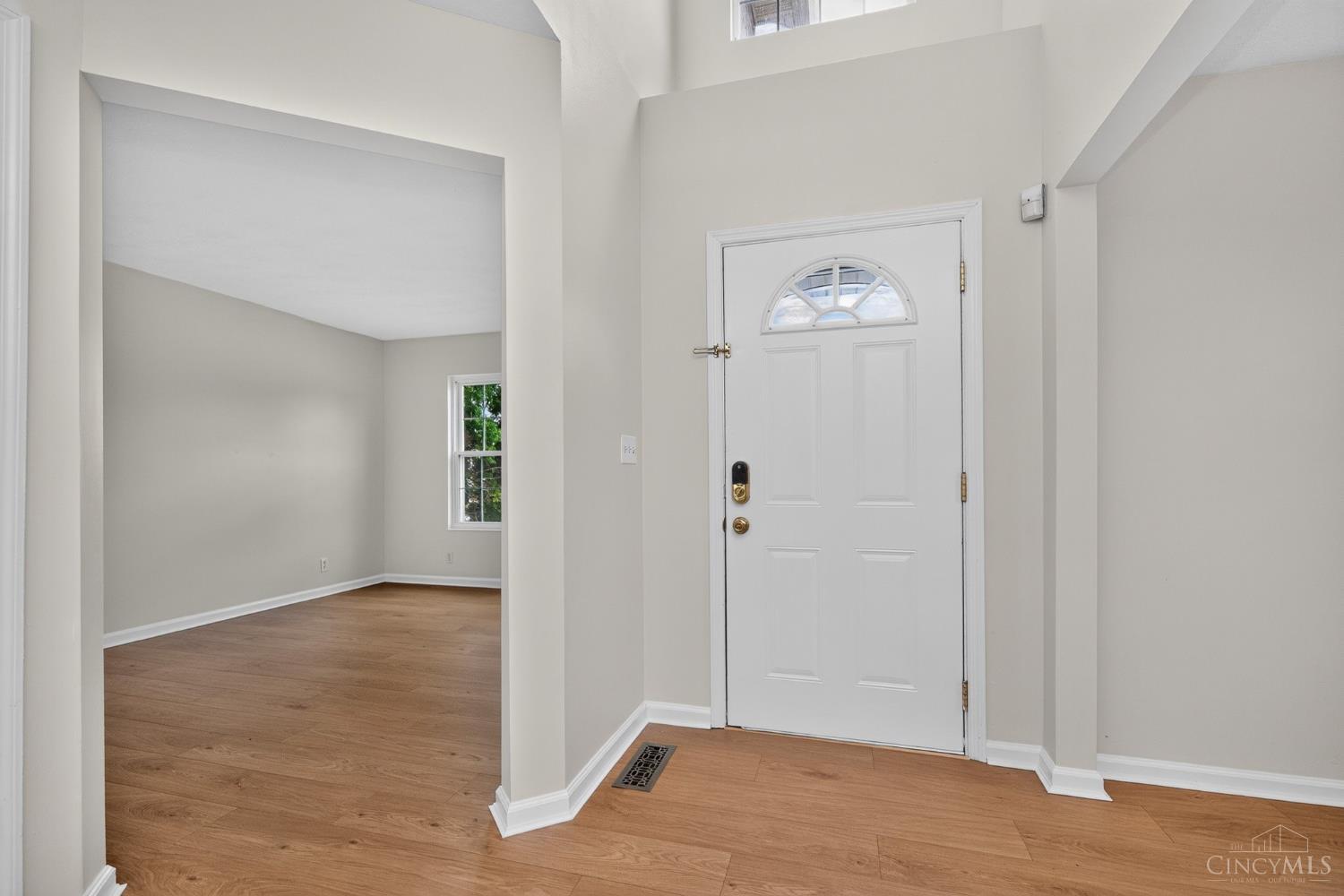 11909 Winston Circle Property Photo 10