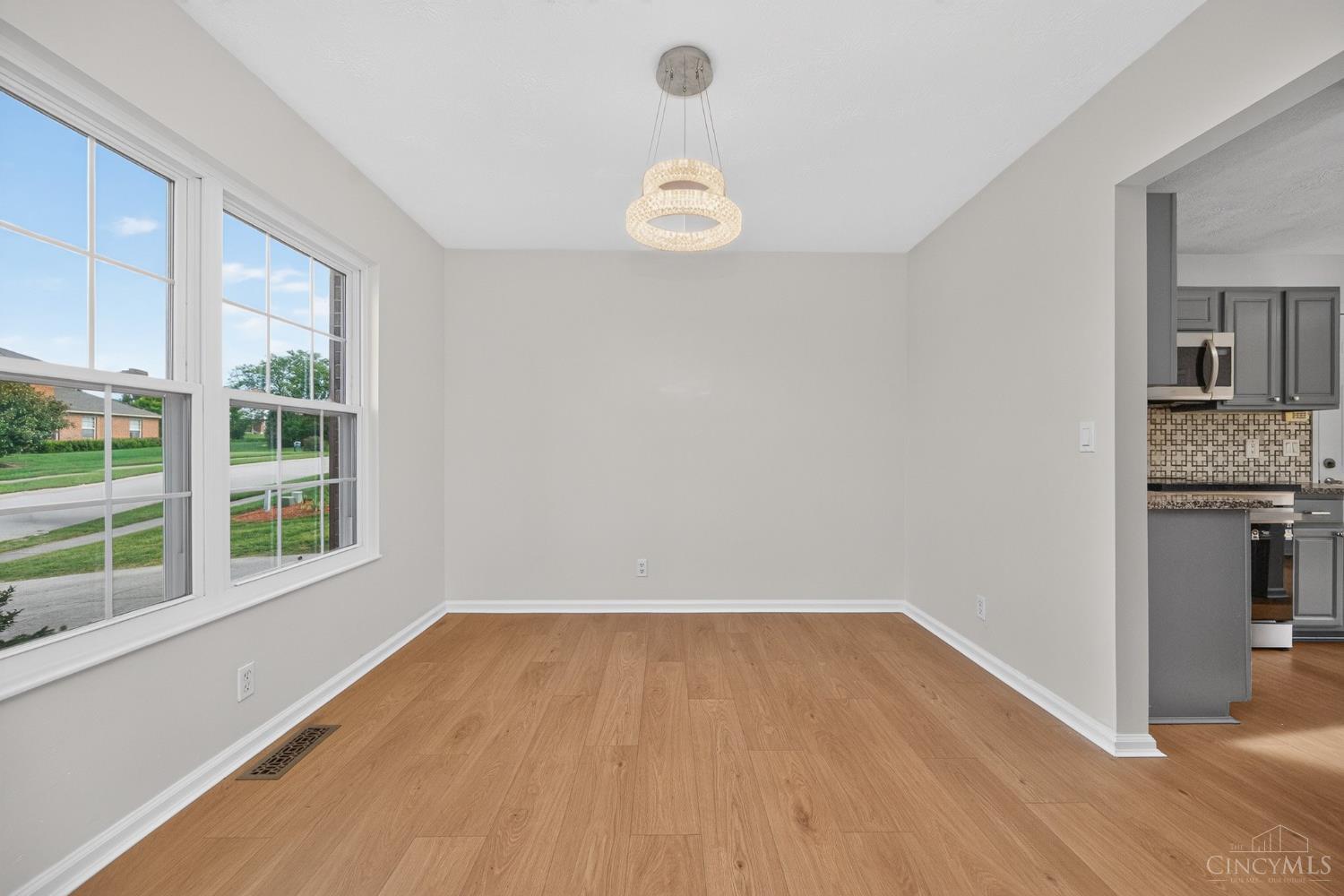 11909 Winston Circle Property Photo 12