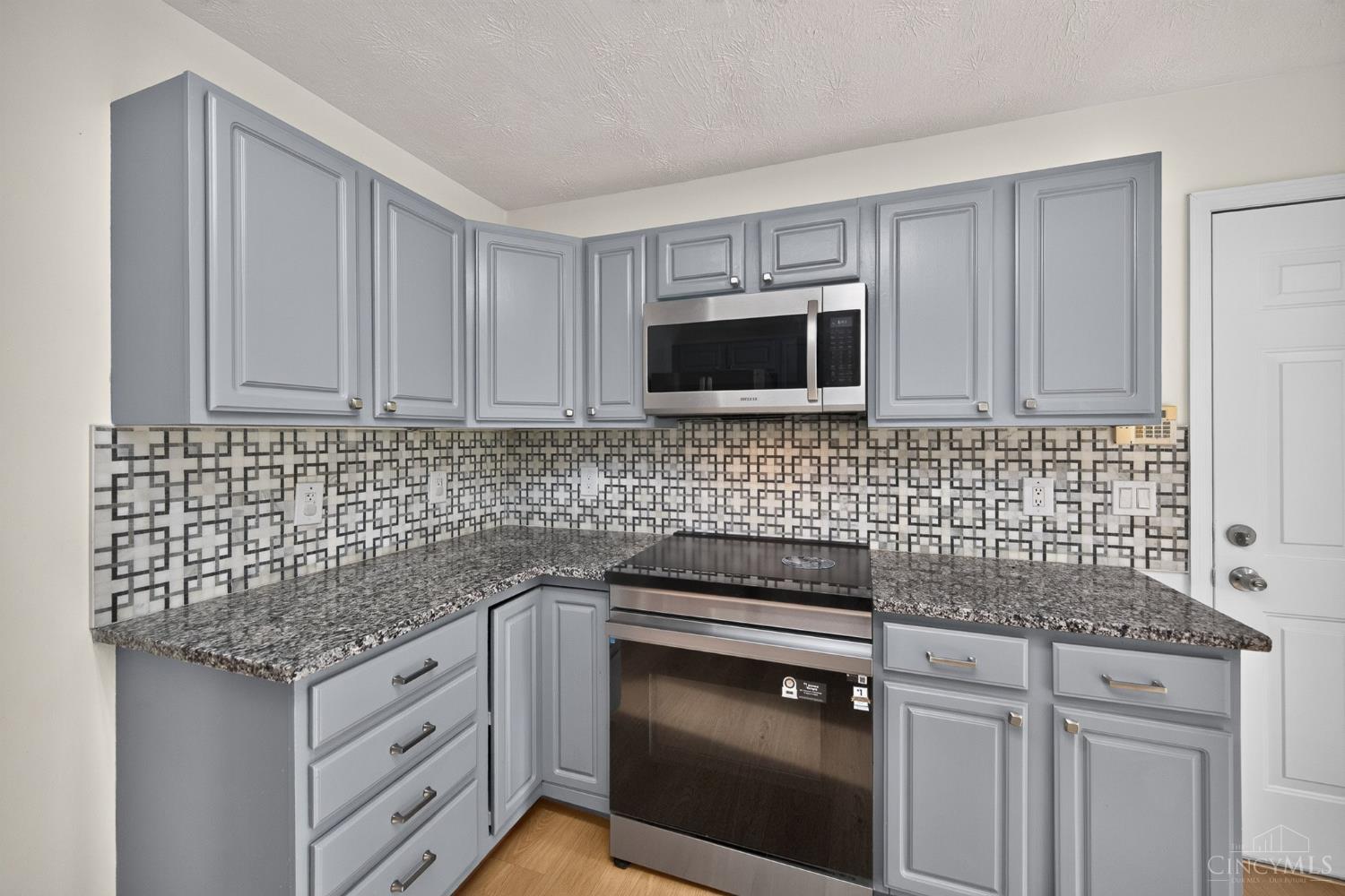 11909 Winston Circle Property Photo 16