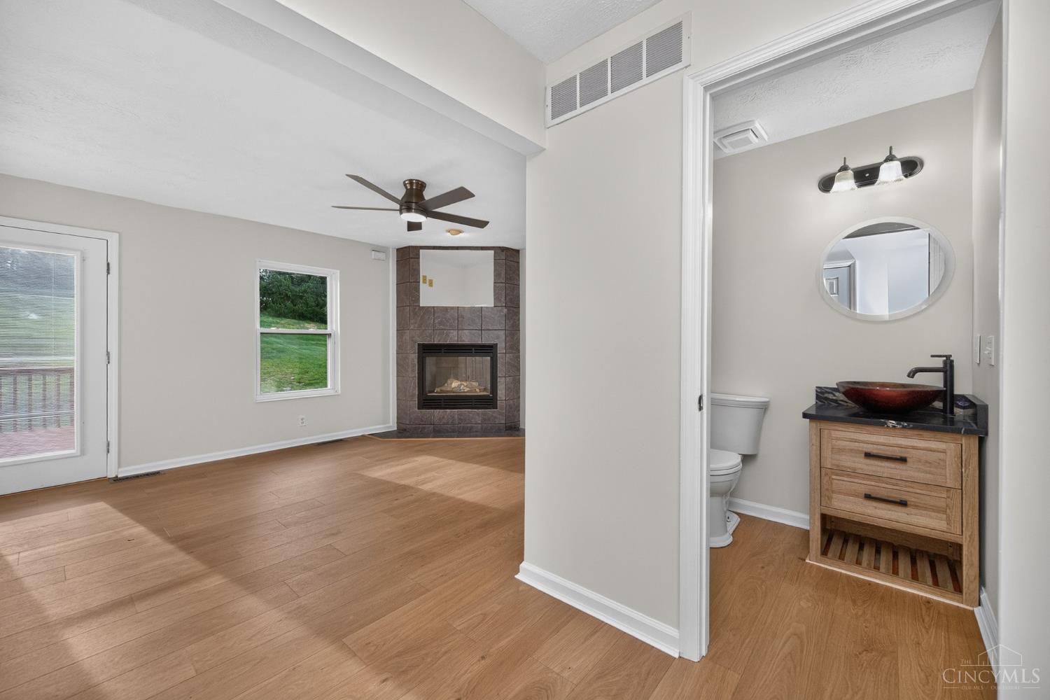 11909 Winston Circle Property Photo 32