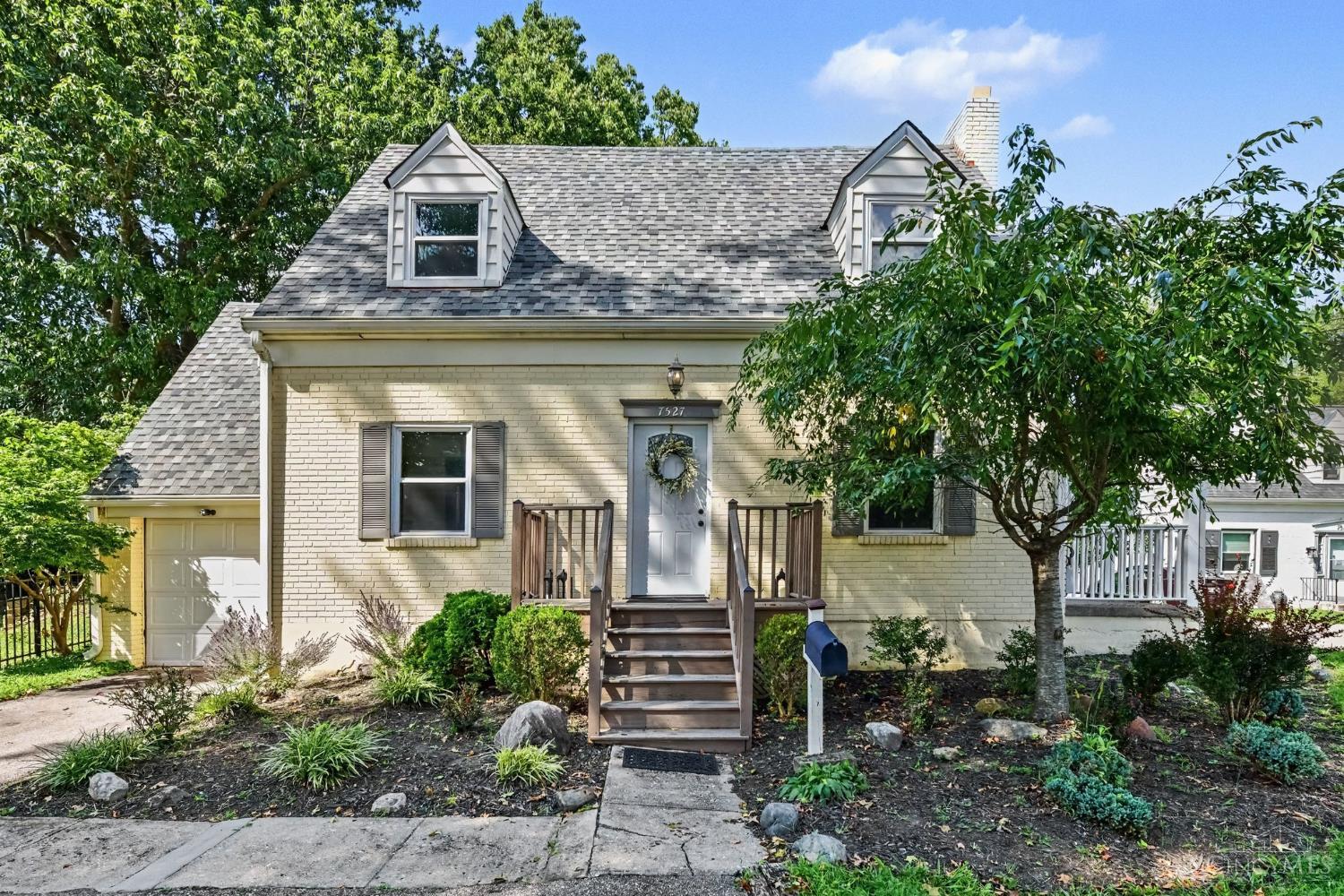 7527 Montgomery Road Property Photo 1