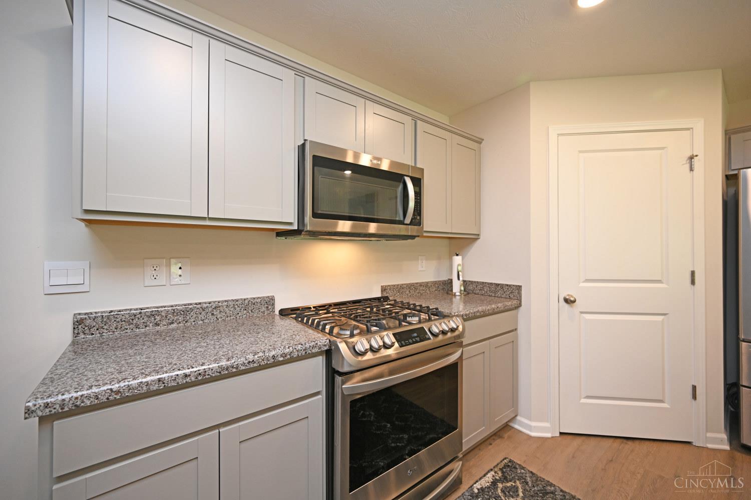 101 River Heights Drive Property Photo 16