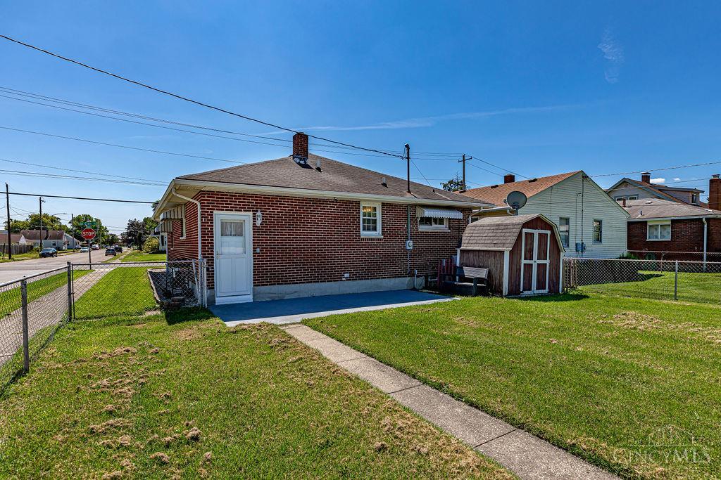 798 St Clair Avenue Property Photo 6