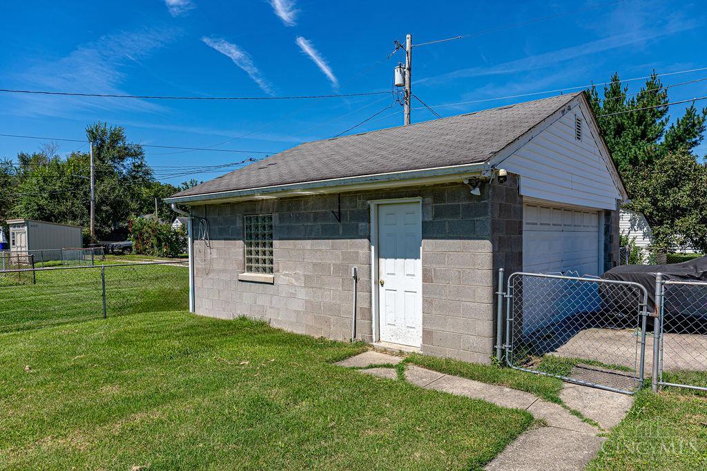 798 St Clair Avenue Property Photo 8