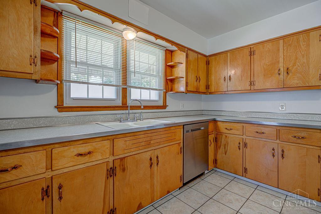 798 St Clair Avenue Property Photo 18