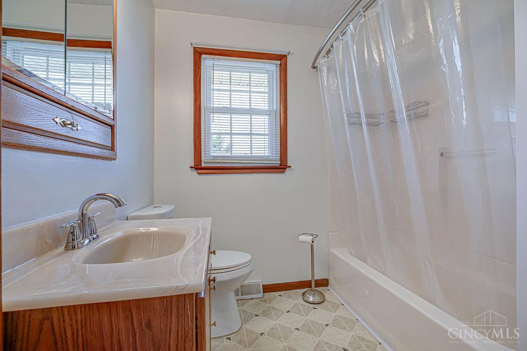 798 St Clair Avenue Property Photo 26