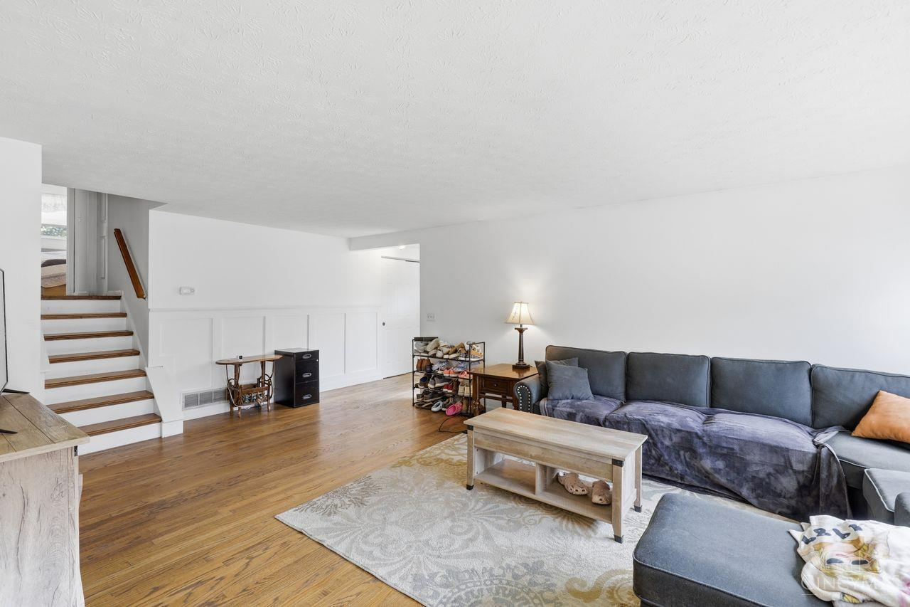 98 Waxwing Drive Property Photo 6