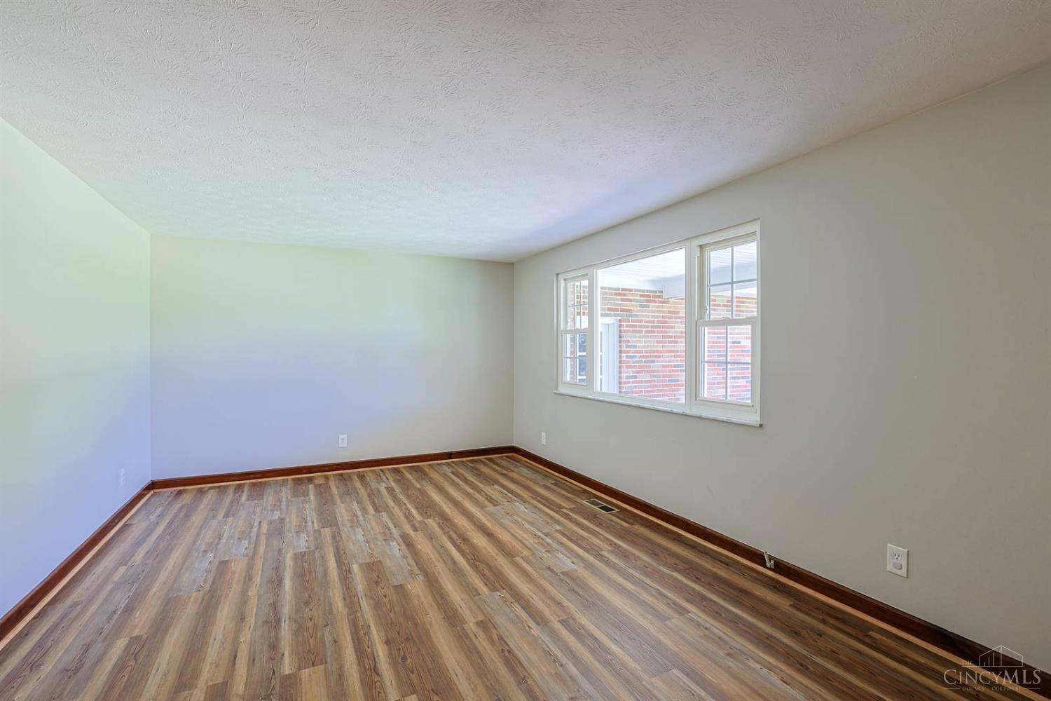 8047 Bethany Road Property Photo 6