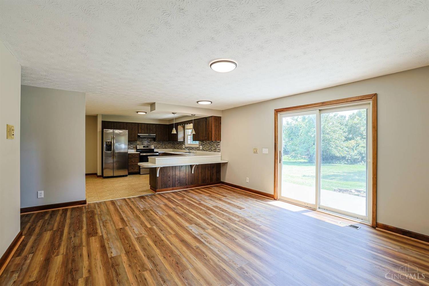8047 Bethany Road Property Photo 9