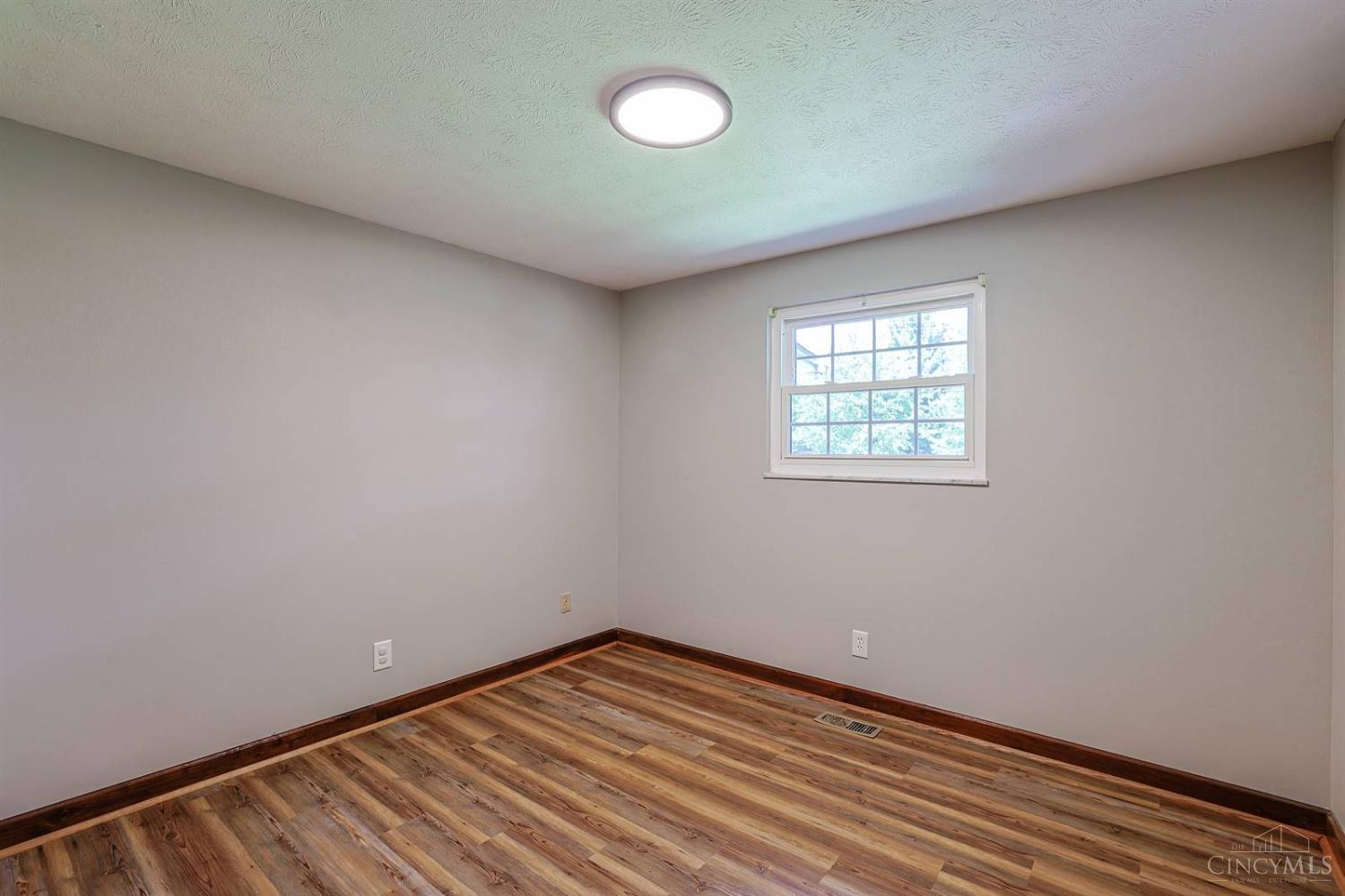 8047 Bethany Road Property Photo 21