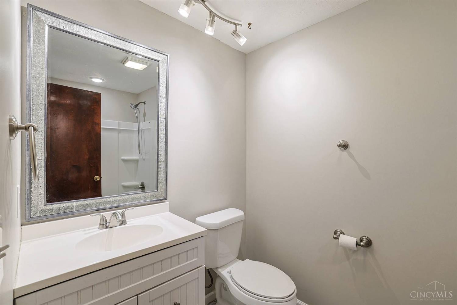8047 Bethany Road Property Photo 28