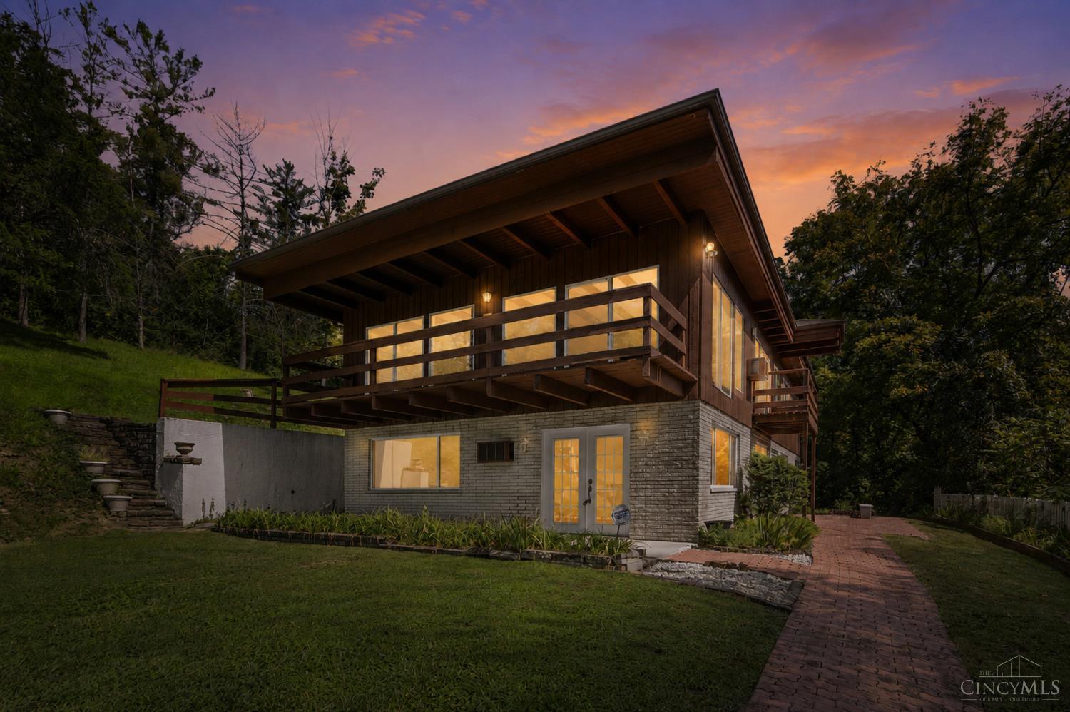 5633 Happy Hollow Road Property Photo 1