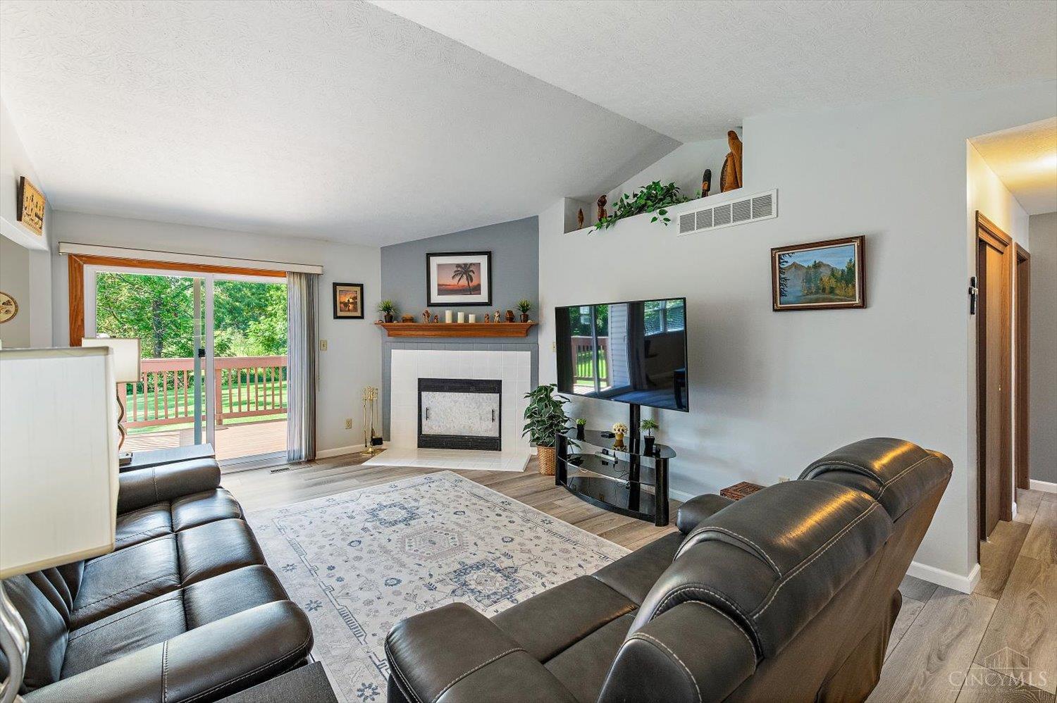 533 Smiley Avenue Property Photo 4
