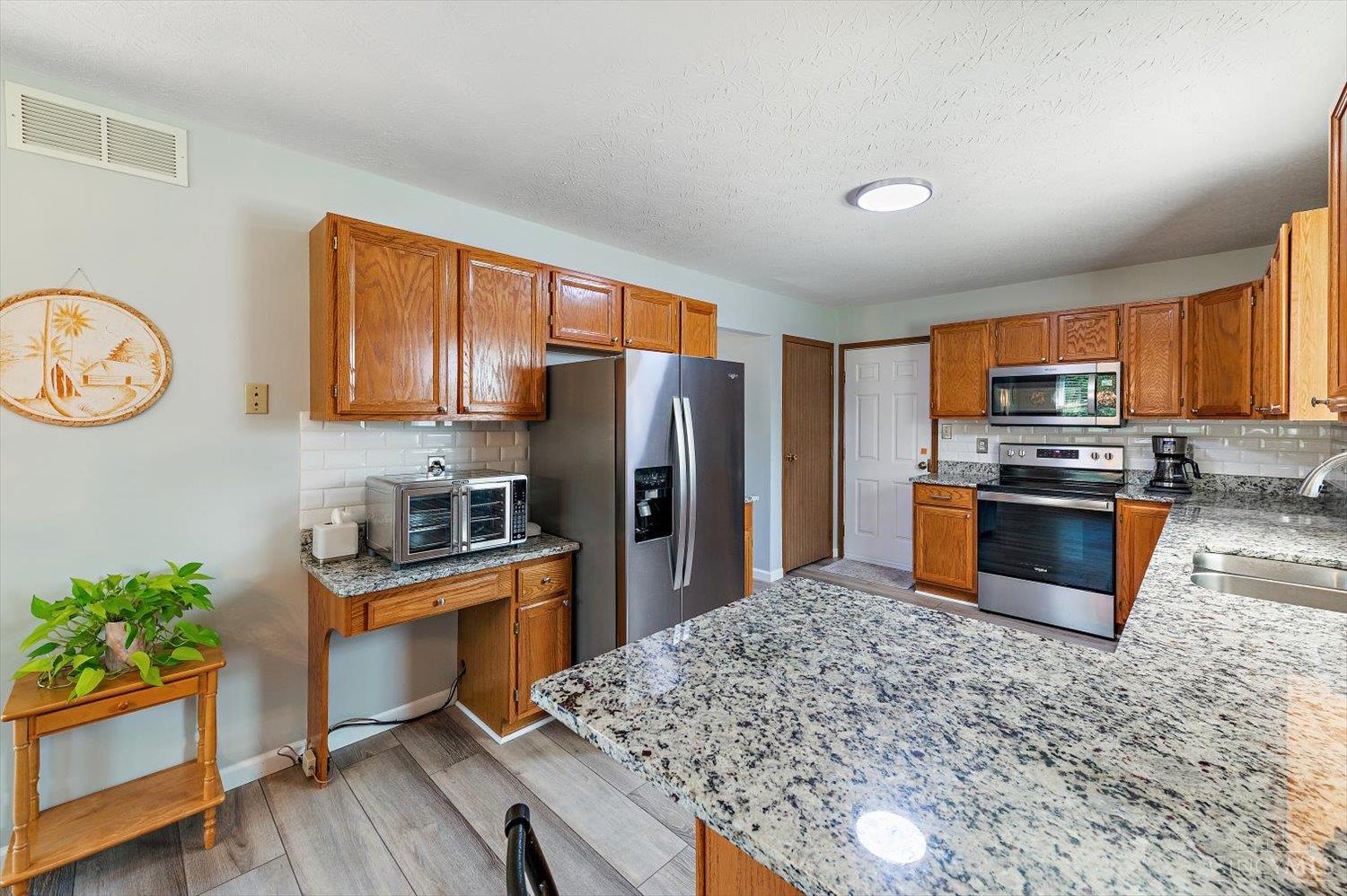 533 Smiley Avenue Property Photo 6