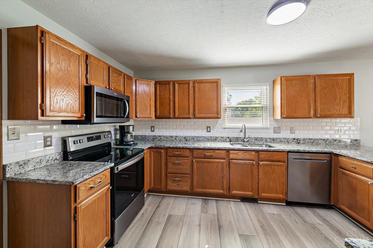 533 Smiley Avenue Property Photo 9