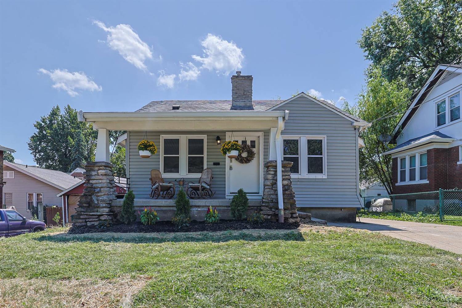 3015 Hull Avenue Property Photo 1