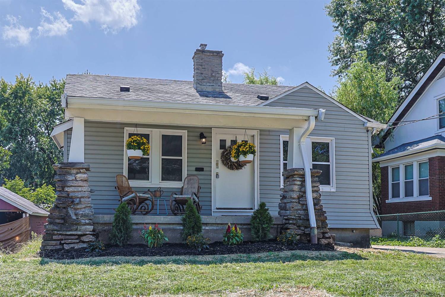 3015 Hull Avenue Property Photo 2