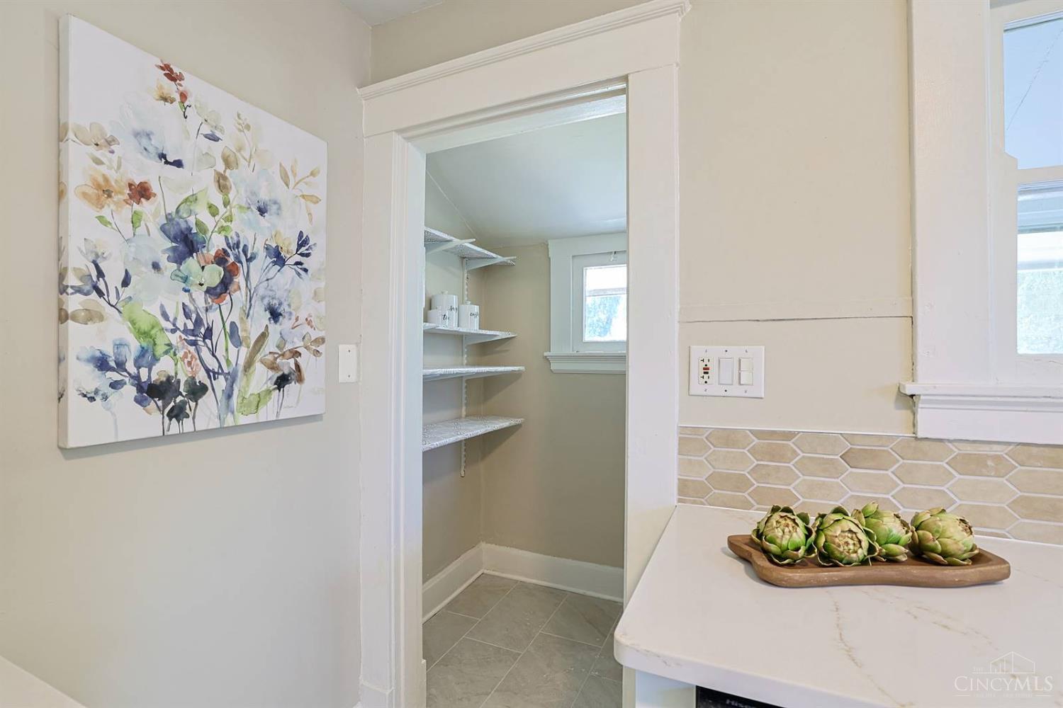 3015 Hull Avenue Property Photo 15
