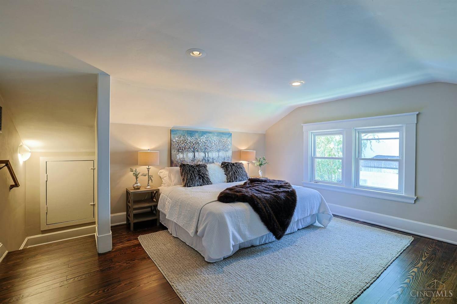 3015 Hull Avenue Property Photo 16