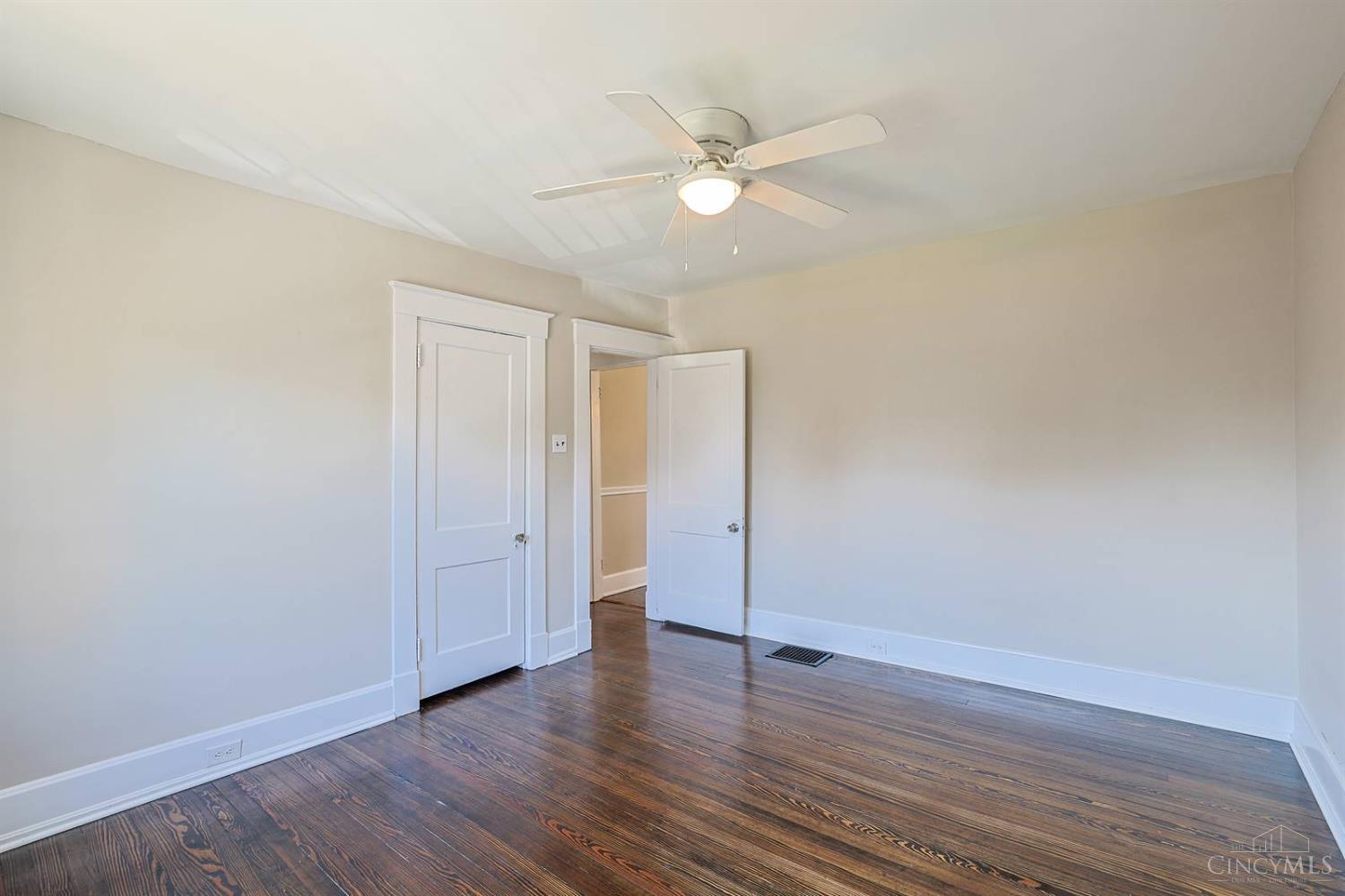 3015 Hull Avenue Property Photo 23
