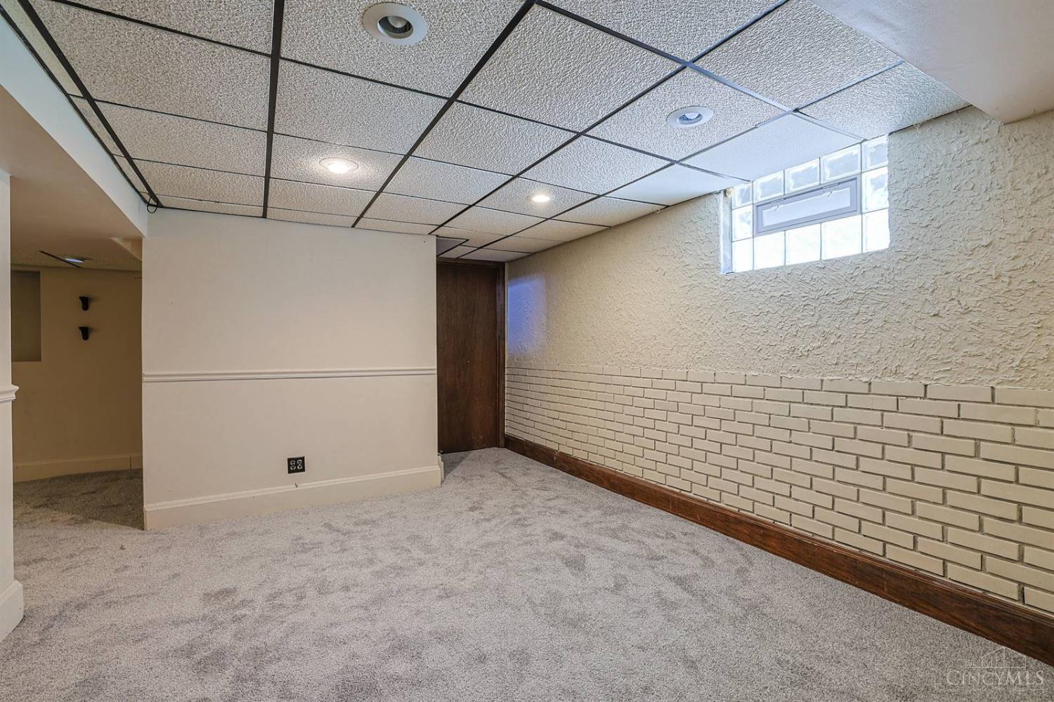 3015 Hull Avenue Property Photo 27