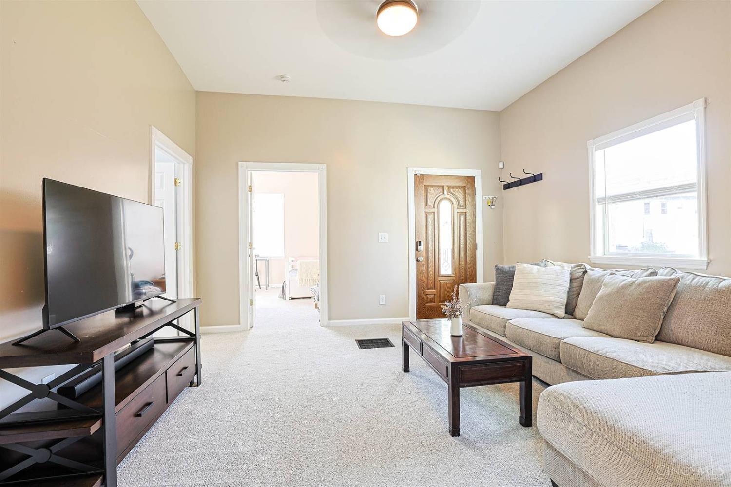 S 101 Bowles Street Property Photo 7