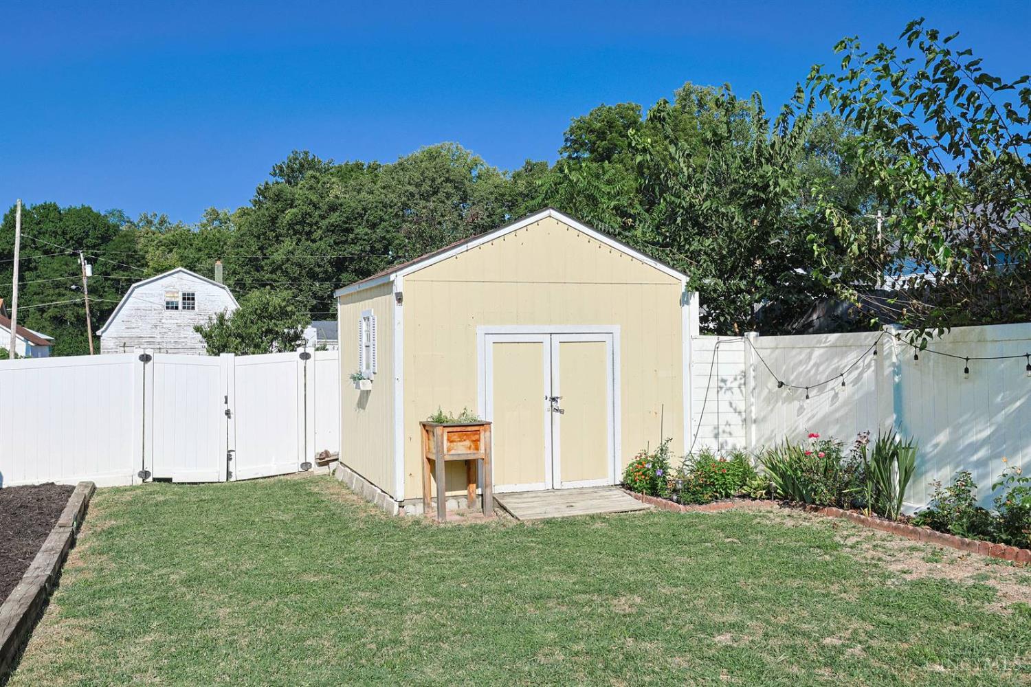 S 101 Bowles Street Property Photo 27