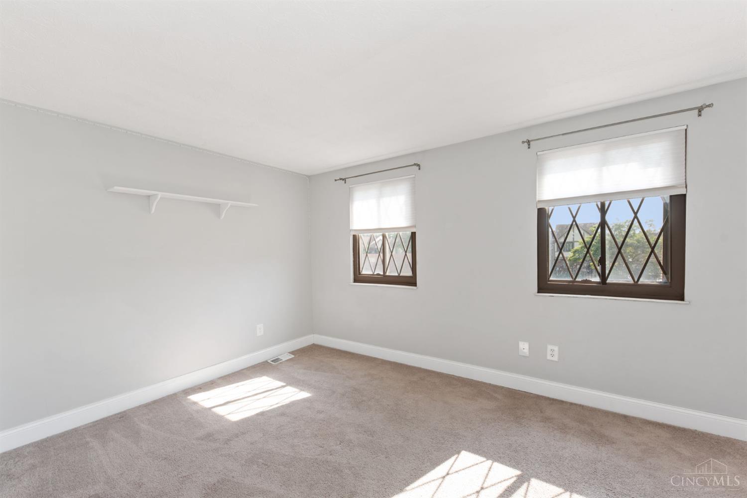 492 Glencoe Court Property Photo 16