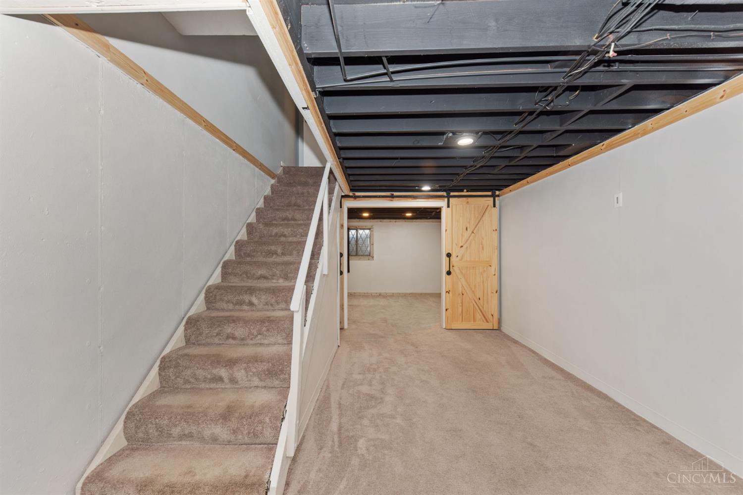 492 Glencoe Court Property Photo 18