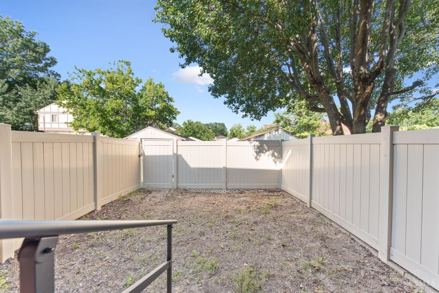 492 Glencoe Court Property Photo 29