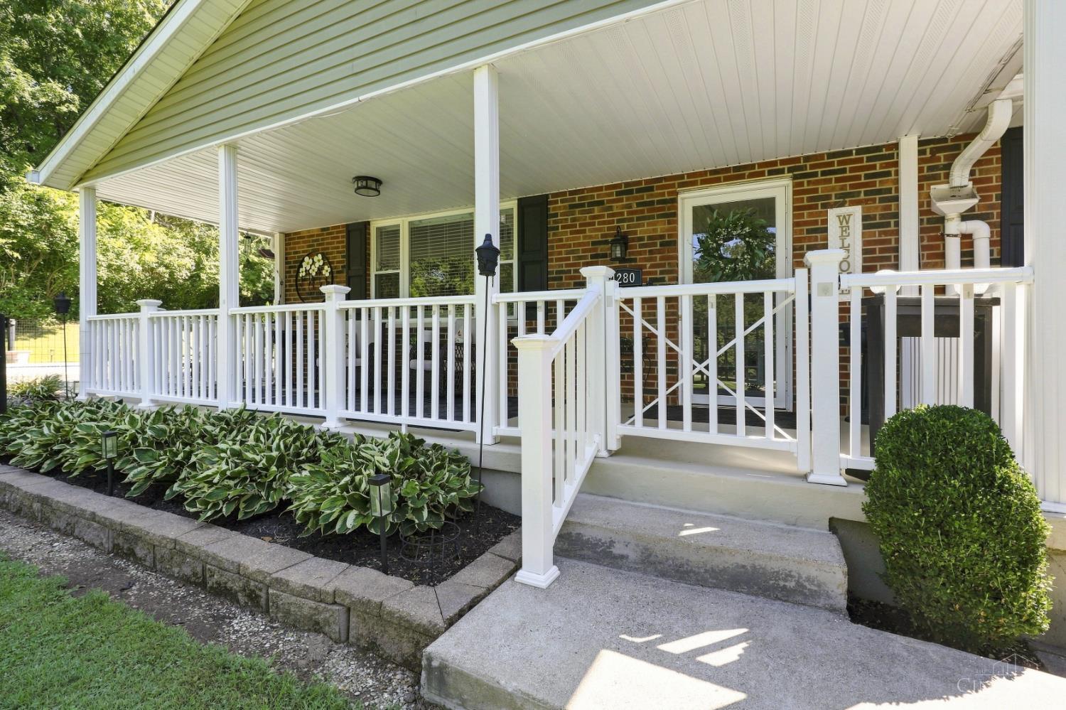 4280 Howards Creek Road Property Photo 1