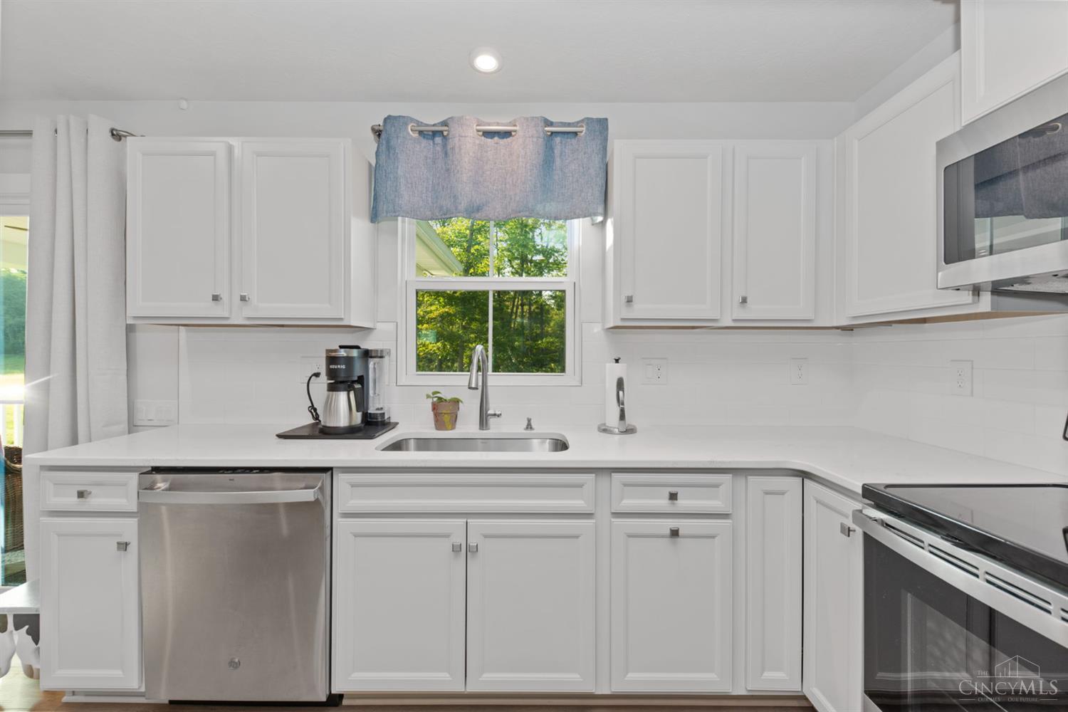 1375 Forest Grove Drive Property Photo 12
