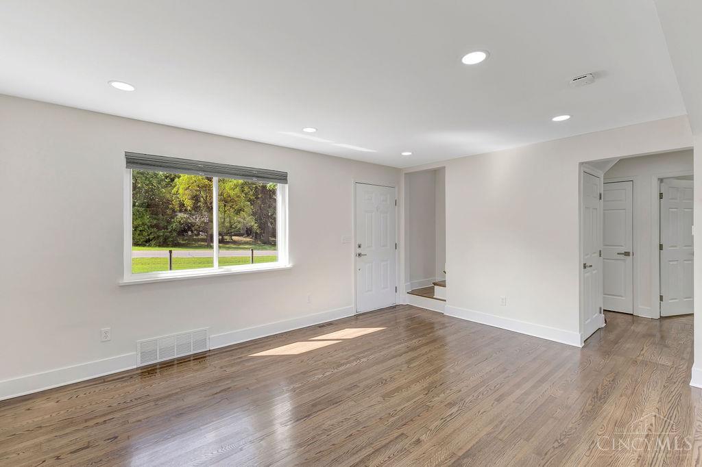 8418 Clough Pike Property Photo 4