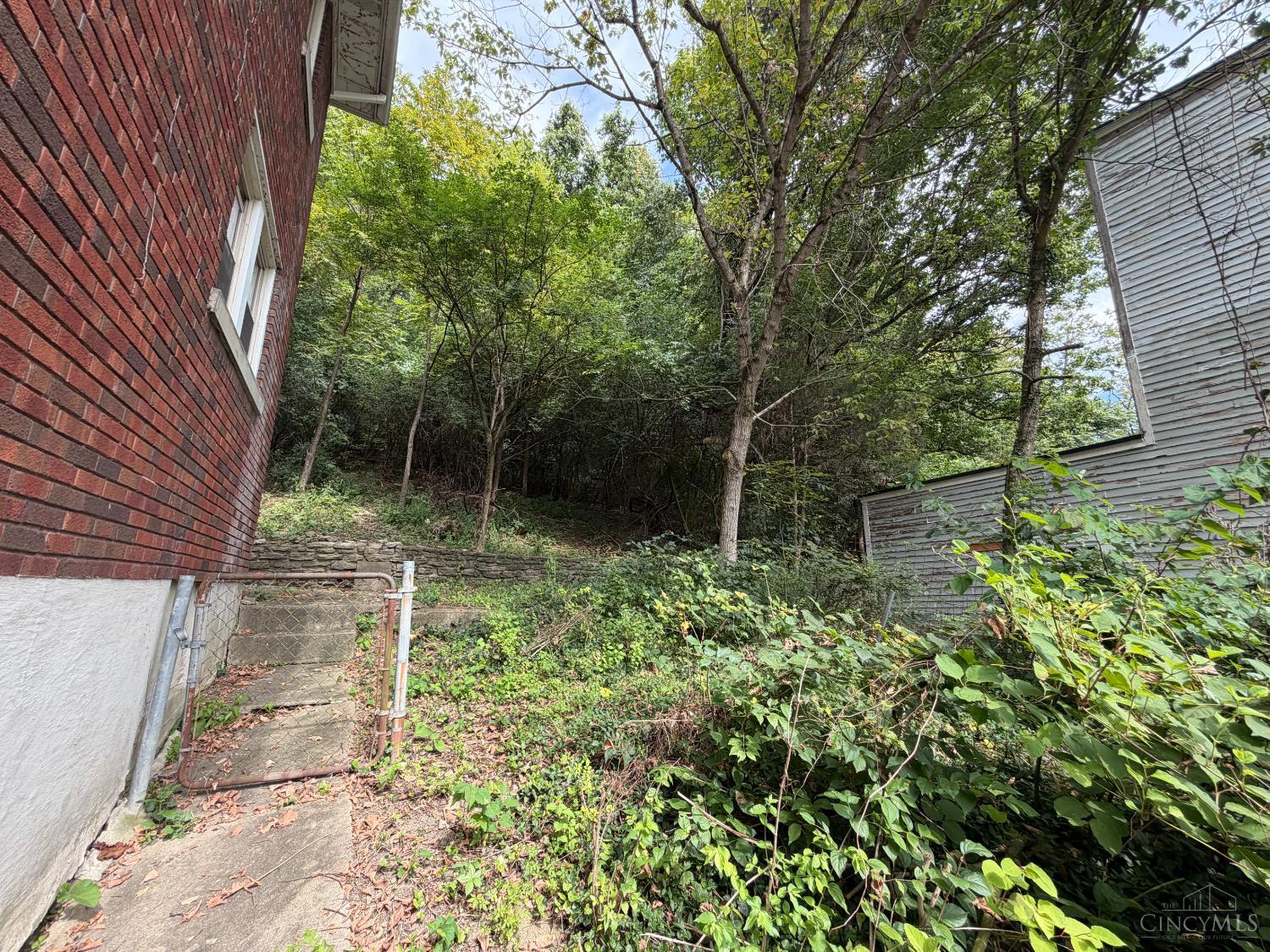 660 Steiner Avenue Property Photo 2