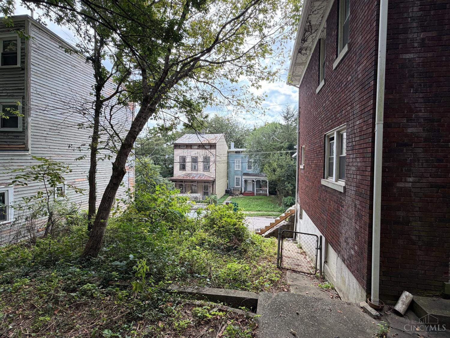 660 Steiner Avenue Property Photo 3