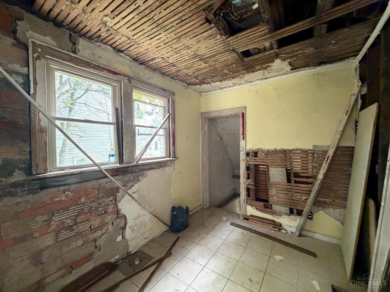 660 Steiner Avenue Property Photo 7