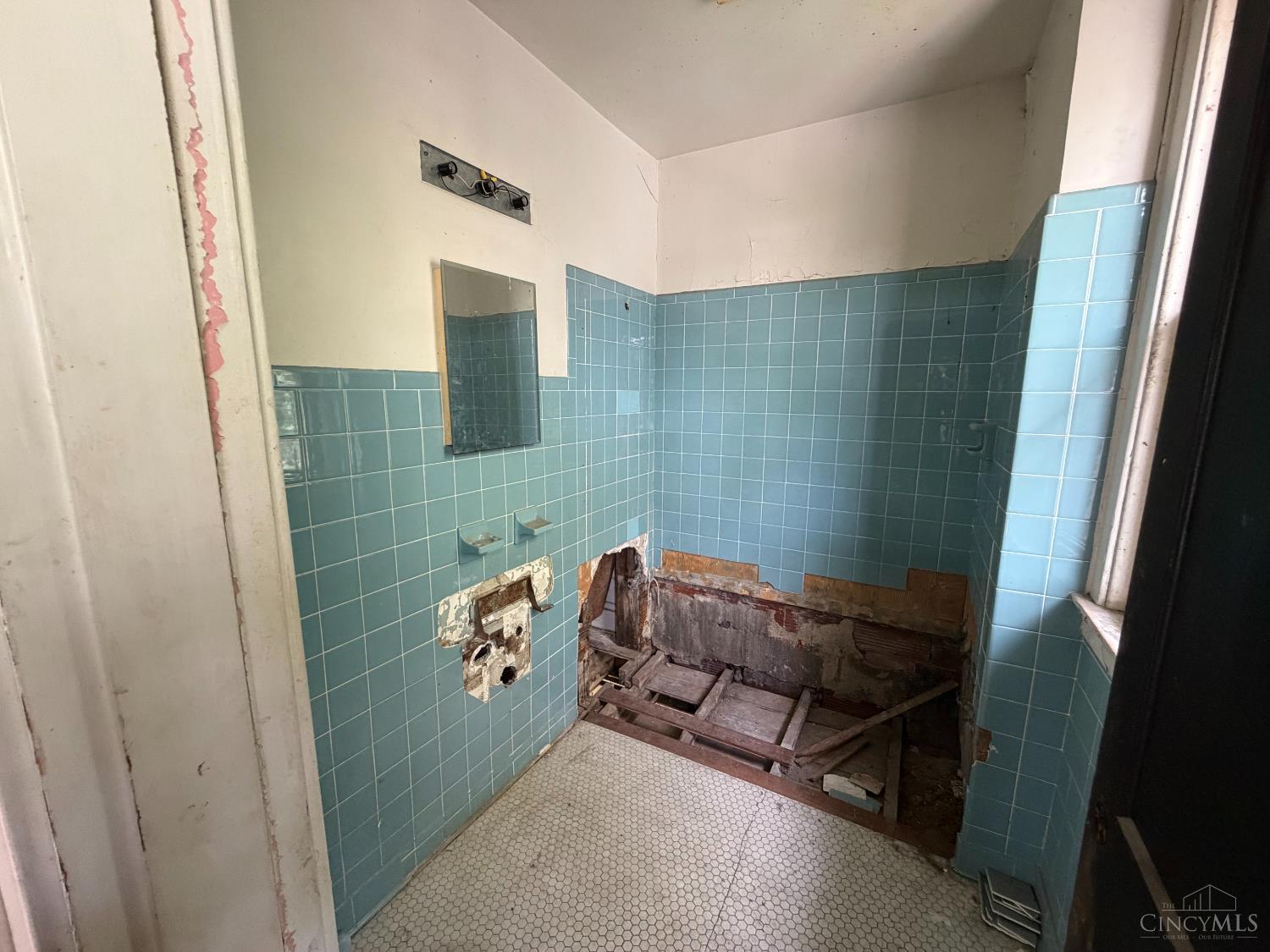660 Steiner Avenue Property Photo 17