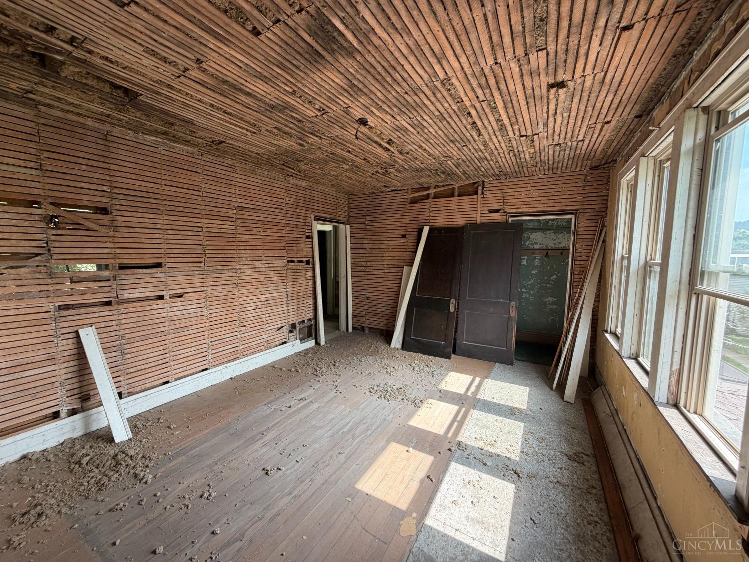 660 Steiner Avenue Property Photo 18