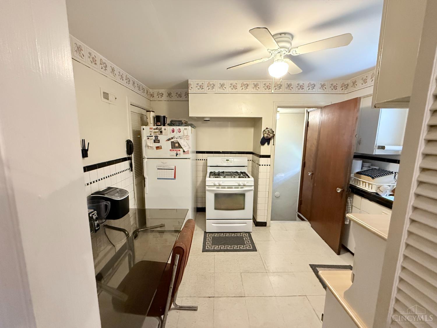 1812 Larchwood Place Property Photo 6