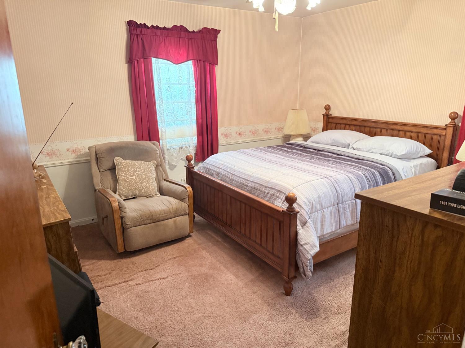1812 Larchwood Place Property Photo 11
