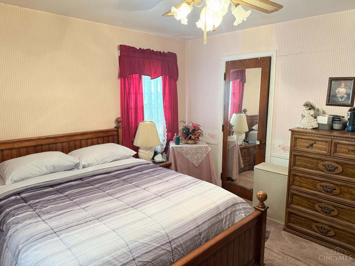 1812 Larchwood Place Property Photo 12