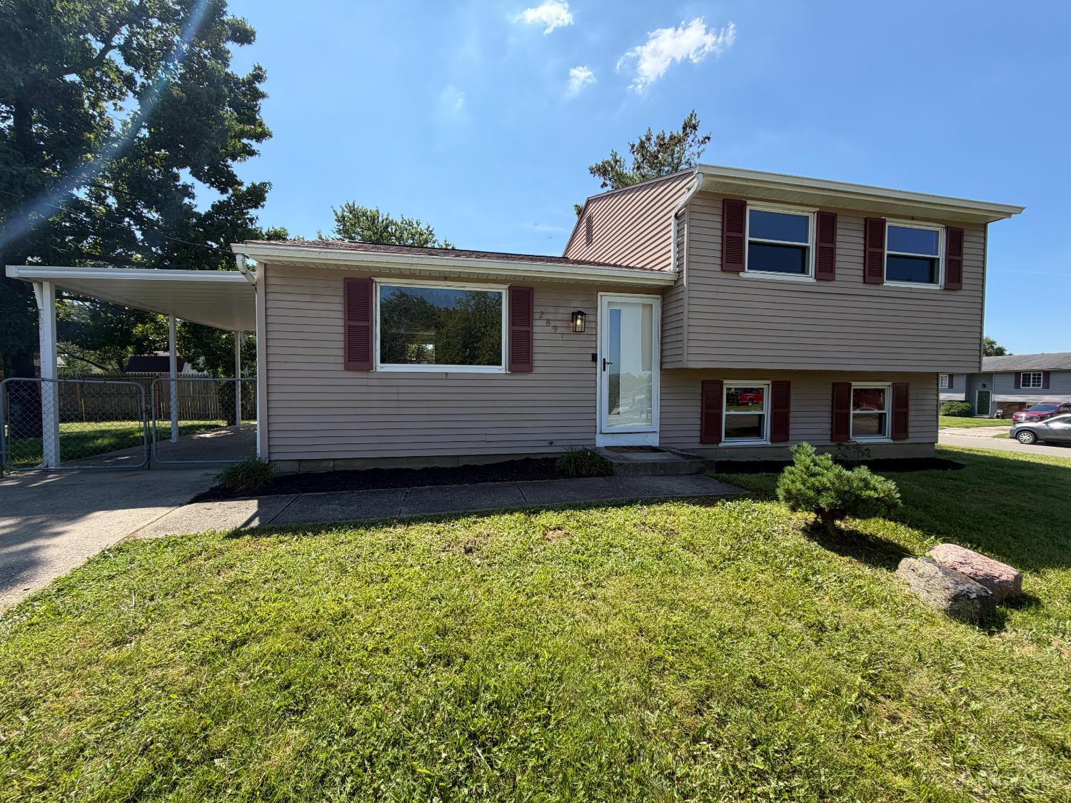 2891 Grosvenor Drive Property Photo 1