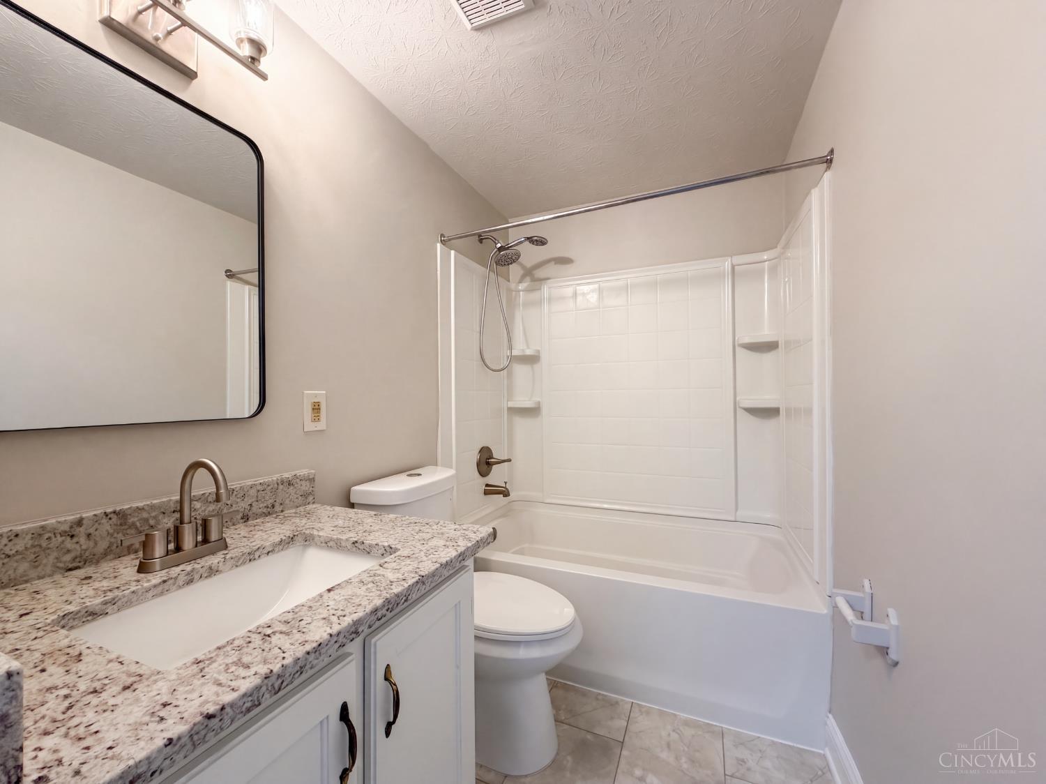 2891 Grosvenor Drive Property Photo 18