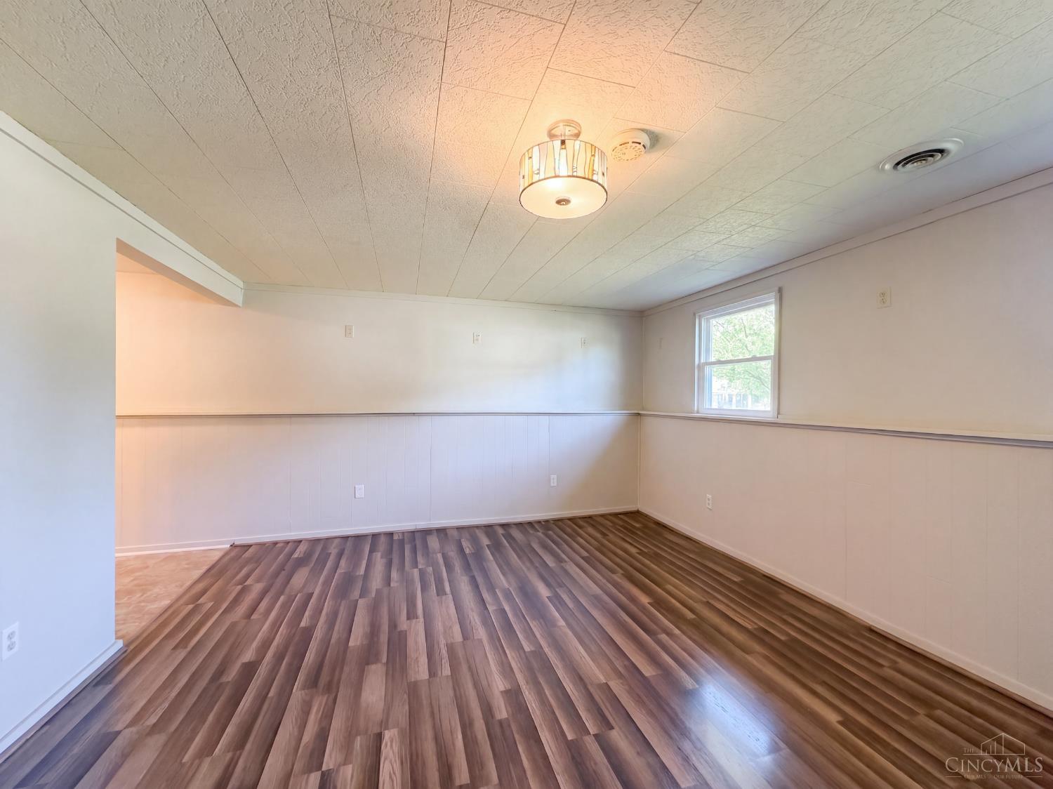 2891 Grosvenor Drive Property Photo 21