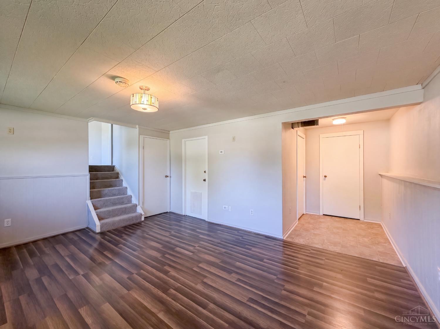 2891 Grosvenor Drive Property Photo 22