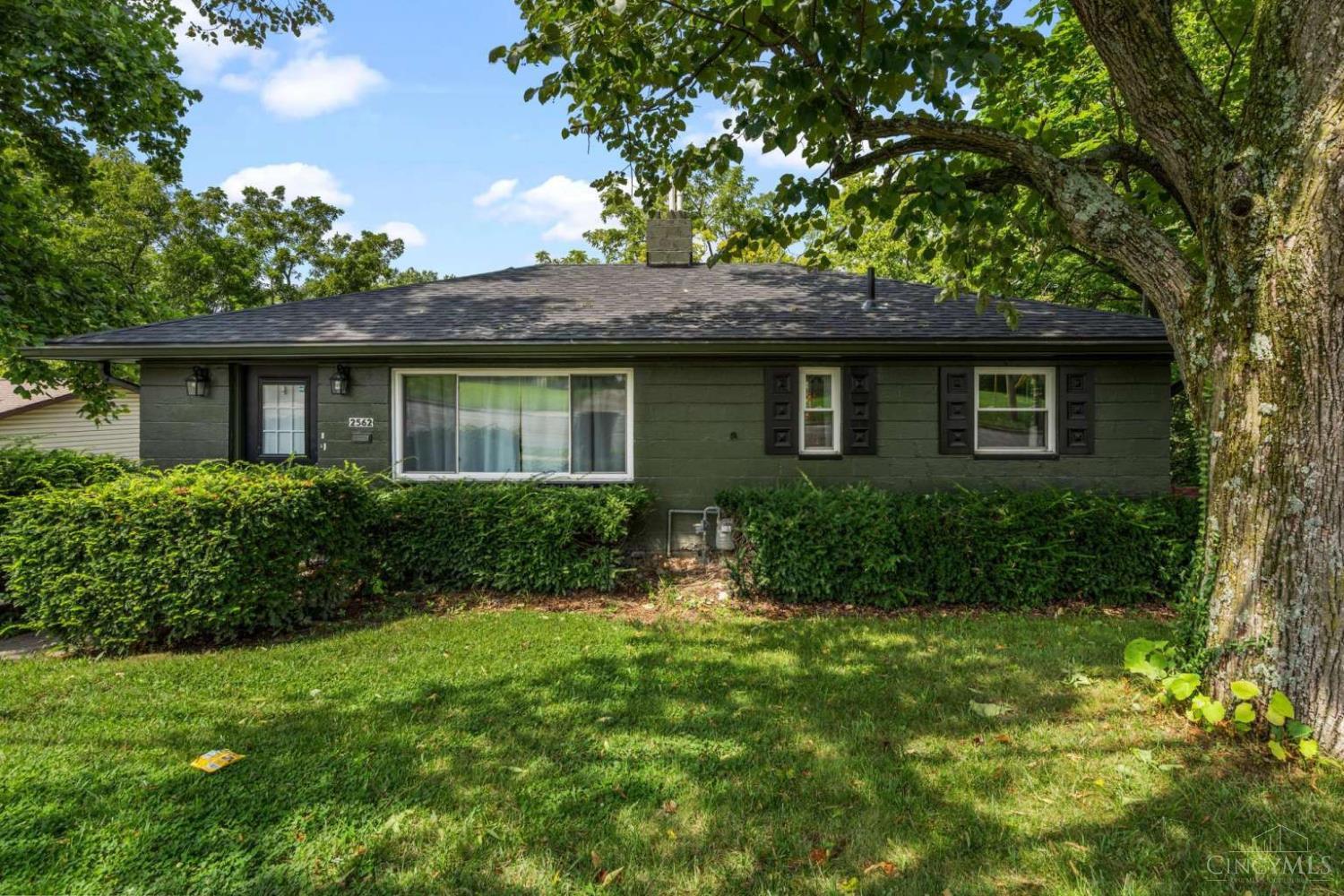 2562 Montana Avenue Property Photo 1