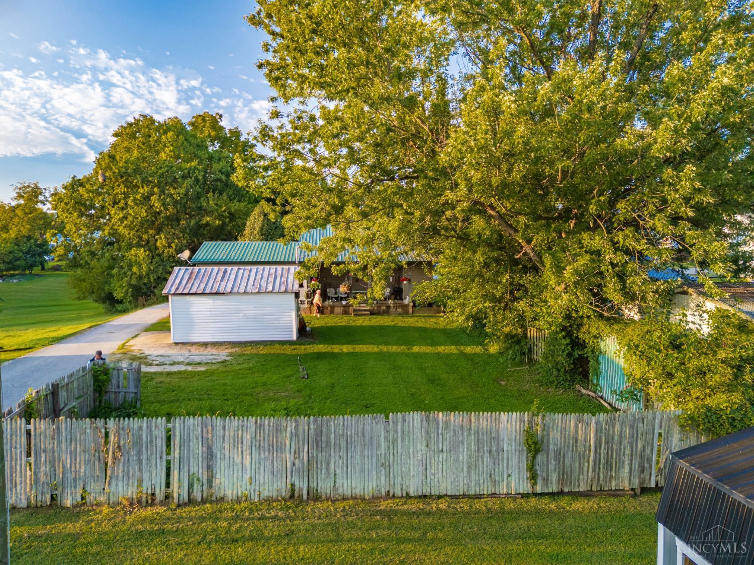 187 Vine Street Property Photo 2