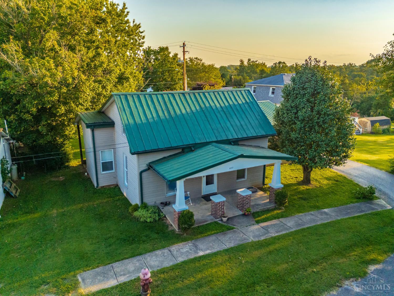 187 Vine Street Property Photo 4