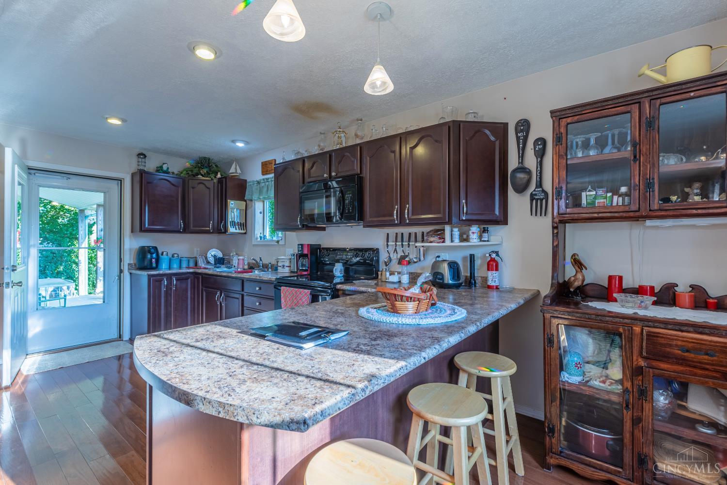 187 Vine Street Property Photo 21