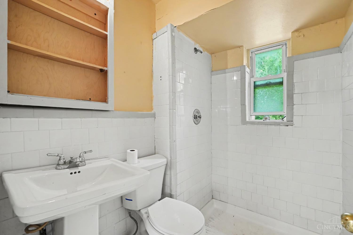 W 6100 Fordham Place Property Photo 8